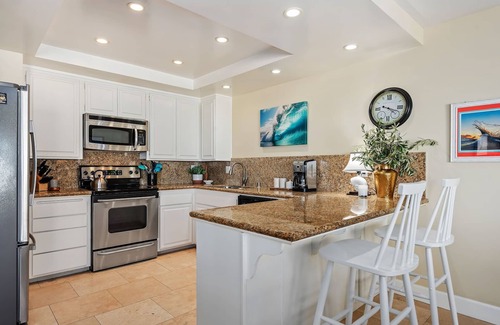 Carpinteria Condo | Beachside Getaway - Oceanfront Escape in Carpinteria