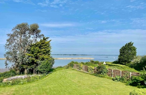 Brightlingsea House | Beachside house with uninterrupted sea views