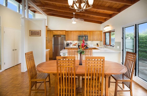 Kailua House | Beachside Kailua AC 3min to beach - DATES AVAIL! Min Stay 7 Nights-CONTACT HOST