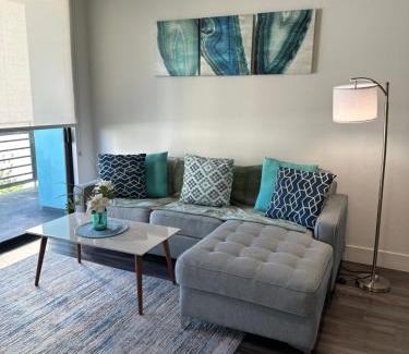 Pico Apartment | Beachside Luxury Apartment I Free Parking