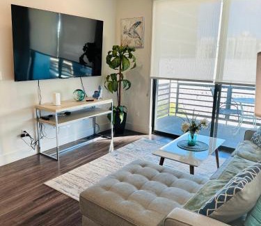 Pico Apartment | Beachside Luxury Apartment I Free Parking