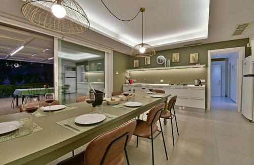 Ragusa Villa | BEACHSIDE, LUXURY APARTMENT