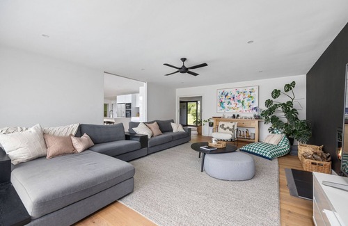 Mount Eliza House | Beachside Luxury with bay views.Mount Eliza