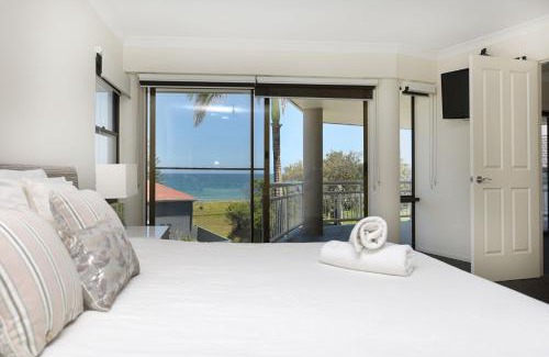 Sapphire Beach House | Beachside Manor
