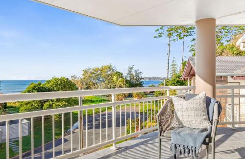 Sapphire Beach House | Beachside Manor