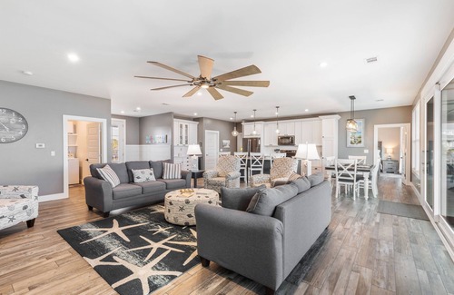 East End House | BEACHSIDE NEW BUILD 4BR 4 1/2 bath St. George Island w/pool