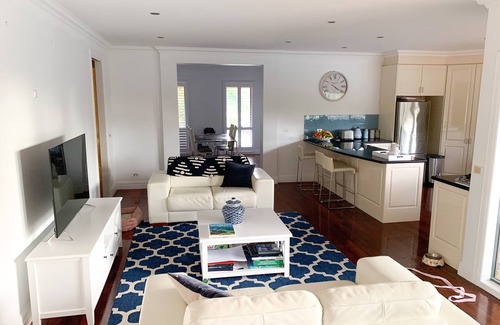 Mount Eliza House | Beachside retreat with pool and tennis court
