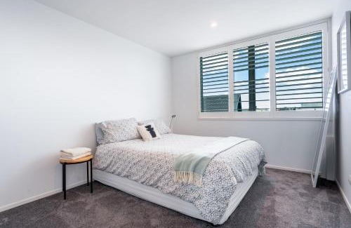 Papamoa Beach House | Beachside Retreat with Private Pool