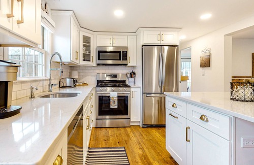 Falmouth House | Beachside retreat with grill - near Main Street & 300 yards to Surf Drive shore