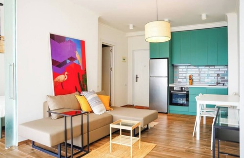 New Boulevard House | Beachside Seaview Apartment with Scenic View
