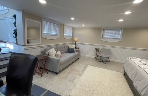 West Dennis Apartment | Beachside Studio centrally-located 5min. from the beach