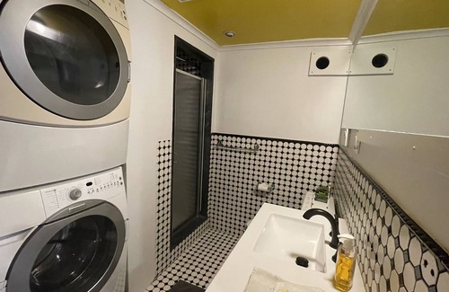 West Dennis Apartment | Beachside Studio centrally-located 5min. from the beach