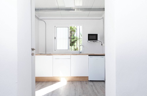 Almayate Bajo Apartment | Beachside Studio in Peaceful Almayate