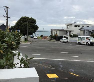 New Plymouth Apartment | Beachside studio