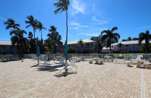 Marco Island Condo | Beachside Studio