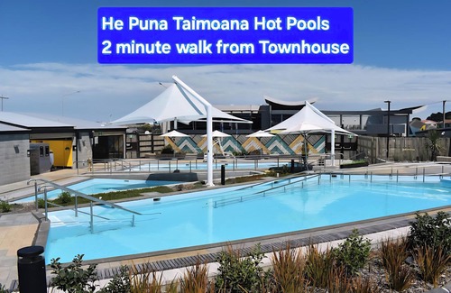 New Brighton Apartment | Beachside Townhouse - New Brighton