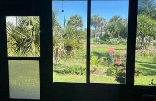 Florida House | Beachside Townhouse Flagler Beach. 1 block to beach walkover.