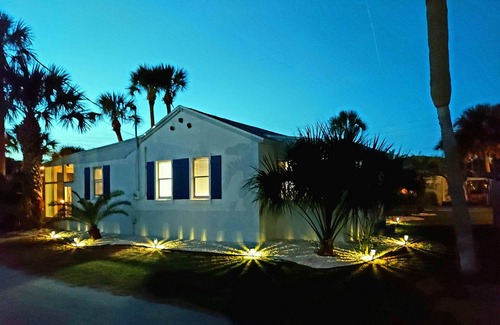 St. Augustine Beach House | Beachside Paradise/Less Than 500 steps to beach, HUGE Yard. bnb Top 1% home!