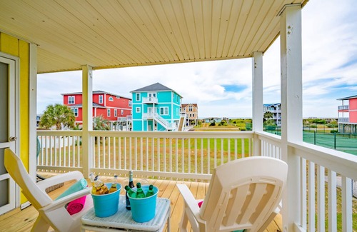 Holden Beach Condo | Beachski's Bungalow 2 Bedroom, 2 Bath with Pool and Tennis, Privat Beach Access!