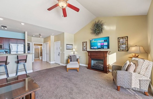 Lake Delton Condo | Beachtop Condo at Delton Grand - Waterfront