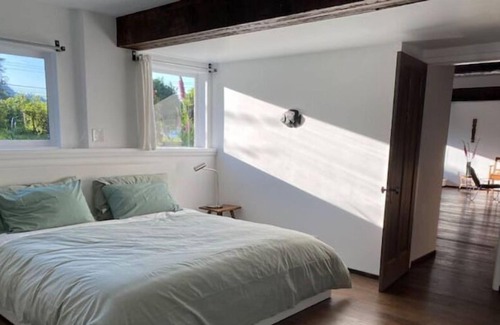 Dollarton Apartment | Beachview Boutique Garden Suite
