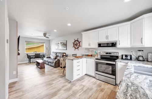Sister Bay Condo | Beachview Condo No 5