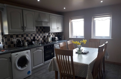 Glenariff Cottage | Beachview Cottage Co. Antrim blue door 4 bedrooms