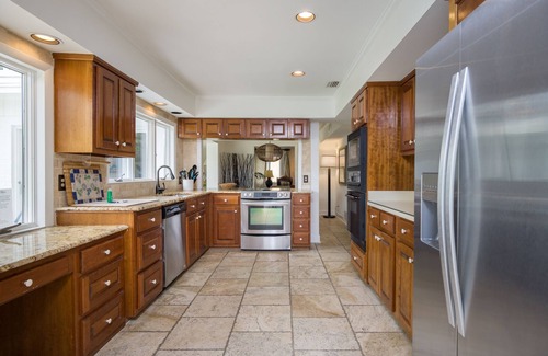 Jekyll Island House | Beachview Cottage Jekyll Island-6 BR 4B Cottage With Pool (heating available)