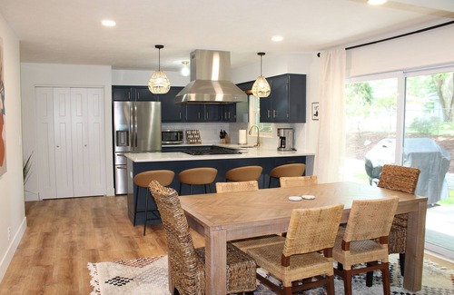 Beachwood-Bluffton House | Beachwood Home - Muskegon - walk 2 Lake MI BEACH + local playground + pickleball