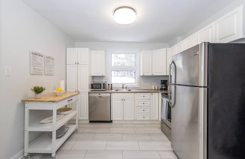Vanier House | Beachwood Village Retreat