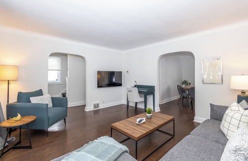 Vanier House | Beachwood Village Retreat