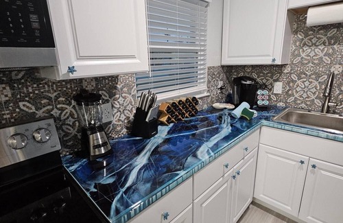 Caloosahatchee Apartment | Beachy 1-Bedroom Getaway in Cape Coral – 20 Mins to Sanibel & Fort Myers Beach!
