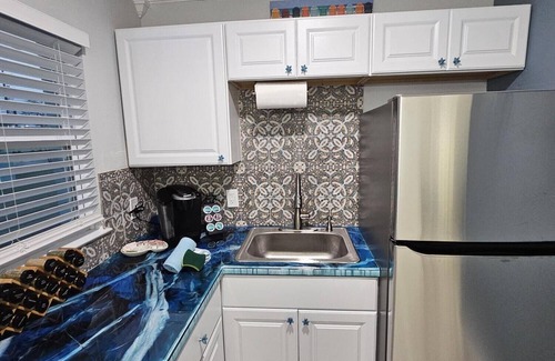Caloosahatchee Apartment | Beachy 1-Bedroom Getaway in Cape Coral – 20 Mins to Sanibel & Fort Myers Beach!