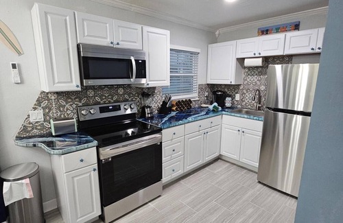 Caloosahatchee Apartment | Beachy 1-Bedroom Getaway in Cape Coral – 20 Mins to Sanibel & Fort Myers Beach!