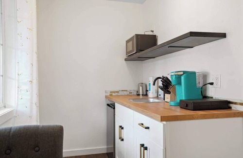 Sharp Park Apartment | Beachy 1BR Escape w/Sofa Bed | Golf Nearby