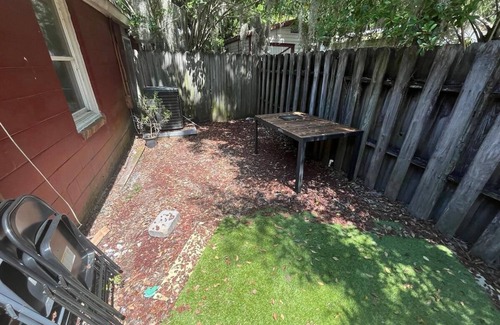 Charleston House | Beachy 3BR - close to DT and Folly