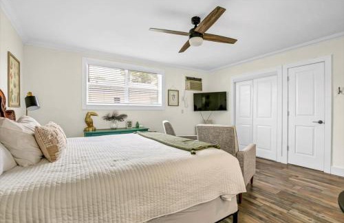 Safety Harbor House | Beachy Bungalow 111