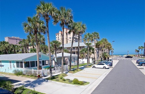Jacksonville Beach Cottage | Beachy Cottage by the sea