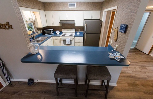 Coquina Gables Apartment | Beachy Getaway–Cozy, Clean & Equipped w/All Essentials! Relax, Enjoy & Refresh!
