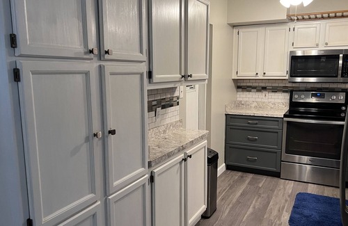 Forest Hills House | Beachy Holiday Home- 3/2 up to 5 guests
