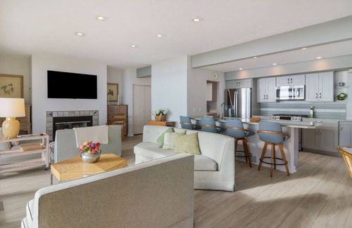 Suttons Bay Condo | Beachy Keen - Charming Condo on Sutton Bay