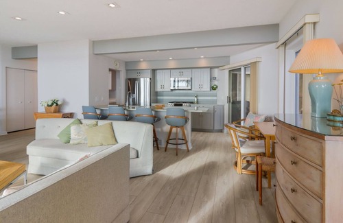 Suttons Bay Condo | Beachy Keen - Charming Condo on Sutton Bay