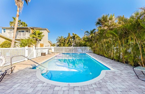 Belleair Beach Apartment | Beachy Keen Cottage