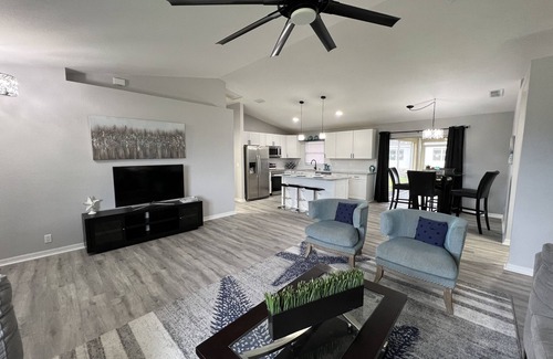 Mariner House | Beachy Modern Vacation Home