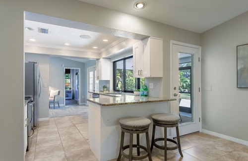 South Sarasota House | BEACHY PARADISE close to Siesta Key!