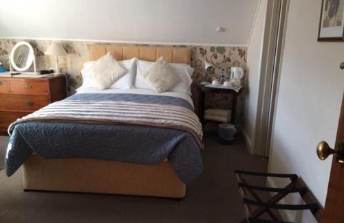 Meads Bed & Breakfast | Beachy Rise