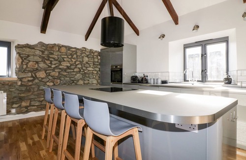 St. Agnes Cottage | BEACON BARN, pet friendly, with open fire in St Agnes
