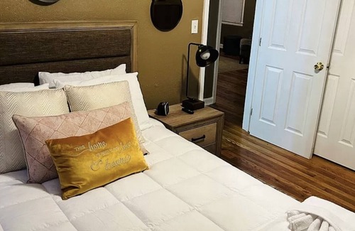 Kansas City Bed & Breakfast | Beacon Hill Bungalow Five Minutes From Downtown Kansas City!