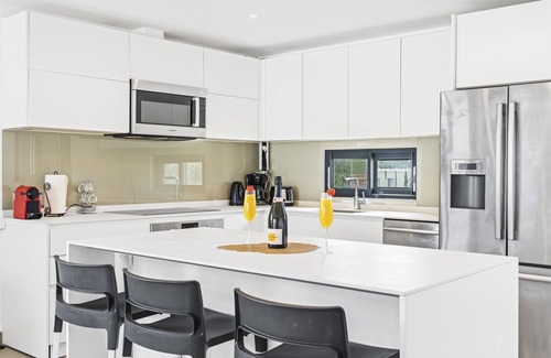 Beacon Hill Condo | Beacon Hill Hideaway: Luxury Condo in Simpson Bay