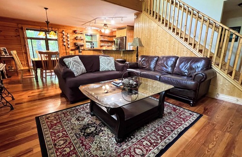 Warm Springs Cabin | Beacon of Light - Whole Cabin -Close to Callaway Gardens. Pet-friendly!